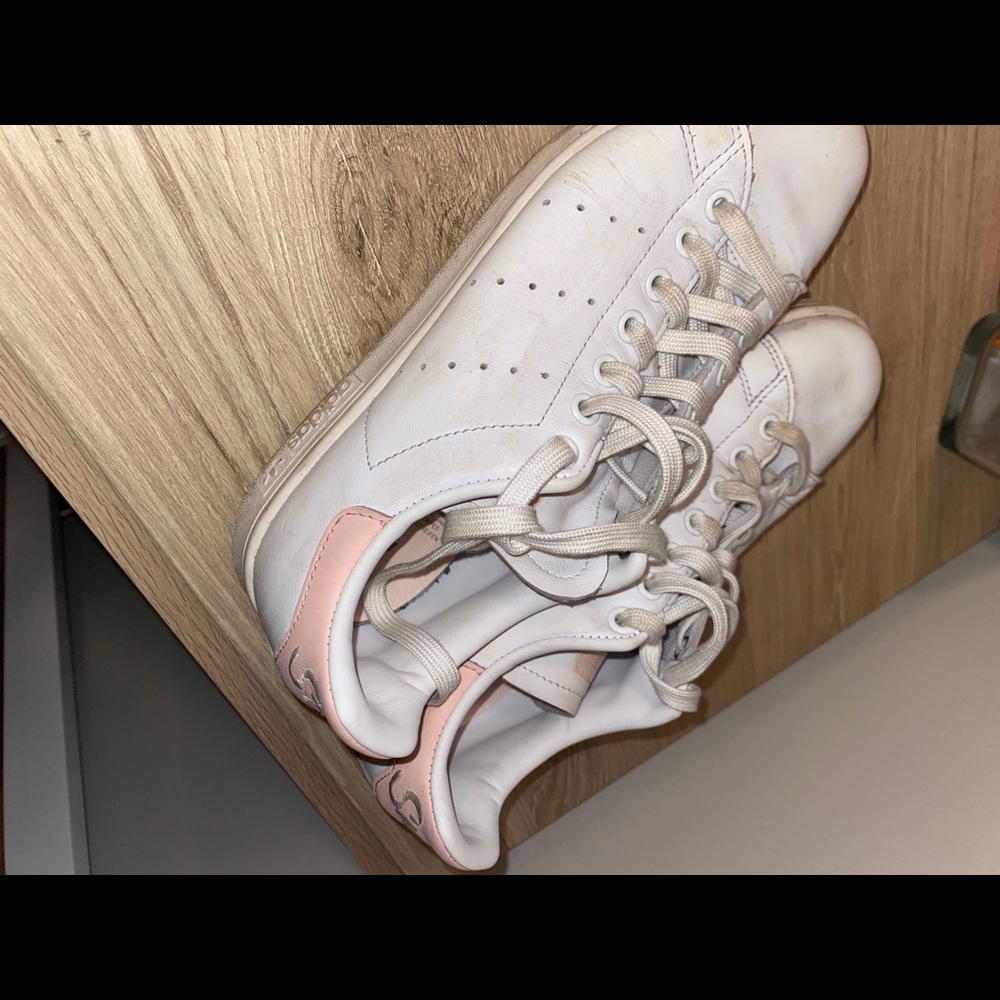 Adidas women’s Stan smiths